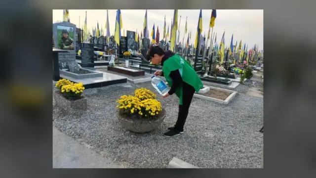 У Харкові на кладовищах прибрали понад 6 га територій і завезли пісок на зиму