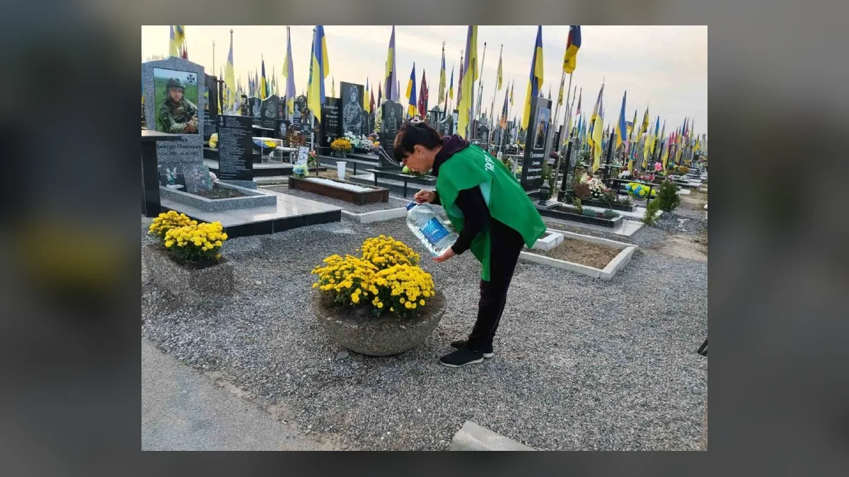 У Харкові на кладовищах прибрали понад 6 га територій і завезли пісок на зиму