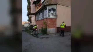 В Основ'янському районі комунальники усувають наслідки атаки дрона